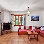 Villa Divuit Pins