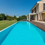 Villa Barcares Gran For 10, Pool, Gym And Close To Beach