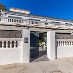 Modesto Apartment B