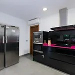 Yourhouse Es Cardinal