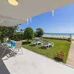 Apartamento Beachfront Sonrisas