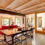Perfect Location! A Country Villa By Renthousing
