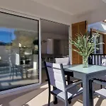 Moderno Apartamento Cerca Del Mar