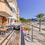 Emma Beachfront Apartment By Sealand Villas
