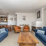 Llenaire 1, Sea View, Pool, Wifi
