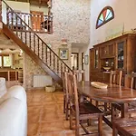 Grosses Landhaus Mit Pool In Der Naehe Von Mancor De La Vall