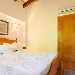 Helles Haus Fuer 6 Personen Mit Pool Und Klimaanlage 500 Meter Vom Meer Entfernt