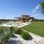 Grosszuegige Finca Mit Beheizbarem Pool Und Jacuzzi