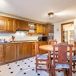 Hervorragende Villa Auf Einem Huegel Mit 360-Grad-Blick Ueber Zwei Buchten