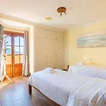 Hervorragende Villa Auf Einem Huegel Mit 360-Grad-Blick Ueber Zwei Buchten