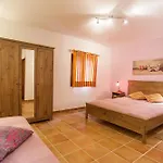 Yourhouse Sa Vinyeta Vinedo Villa