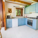 Chalet With Pool, Wifi And Smart Tv