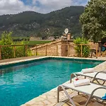 Charming Villa For 6 Guests