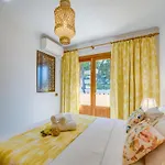 Picturesque Holiday Home Near Harbor