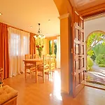 Beautiful Villa With Garden