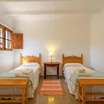 Fantastic Holiday Home With Pool