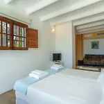 Fantastic Holiday Home With Pool