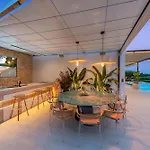 Luxury Villa Privacy & Sea Views
