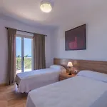 Charming Villa For 6 Guests