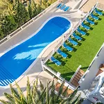 Aparthotel Holiday Center