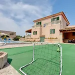 Villa East