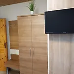 Gaeste-Und Apartmenthaus Weller