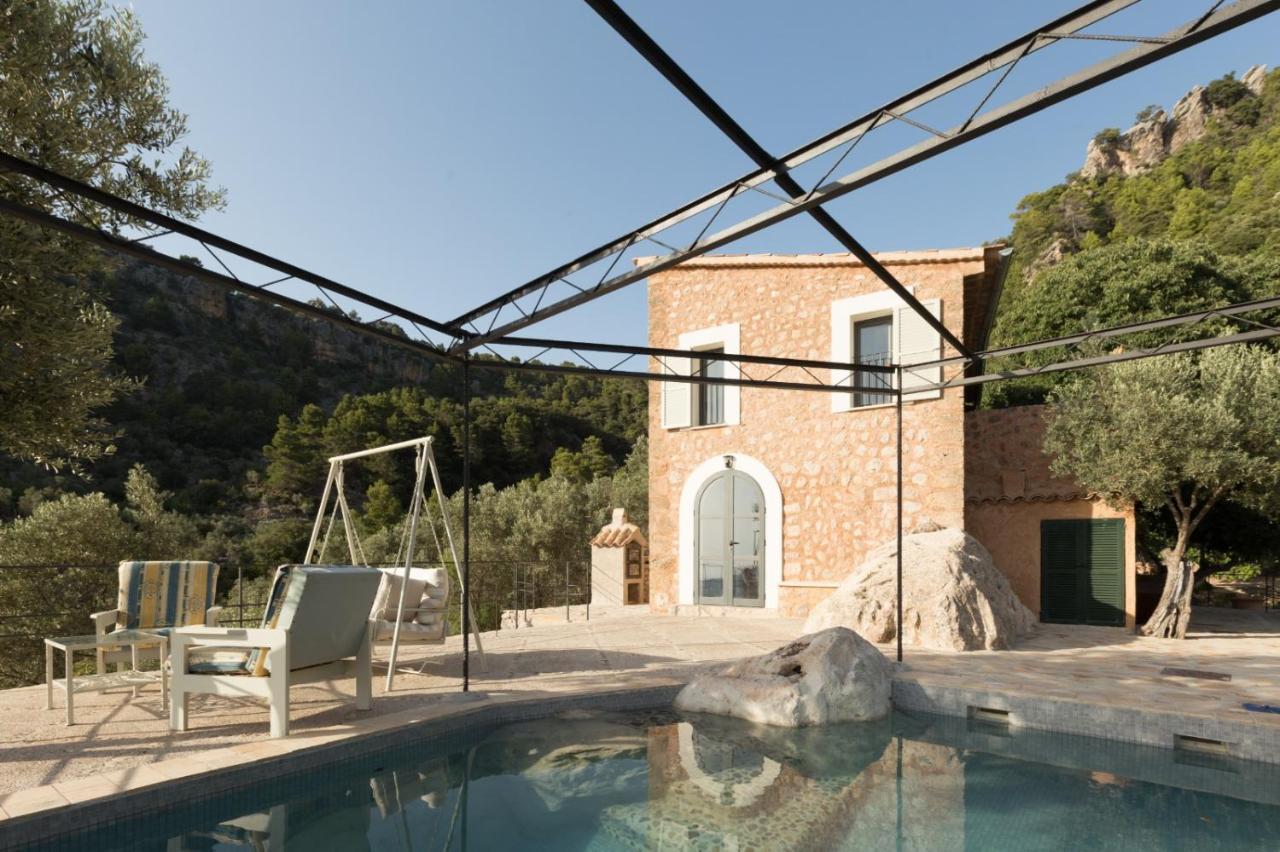 Estaràs Villa *