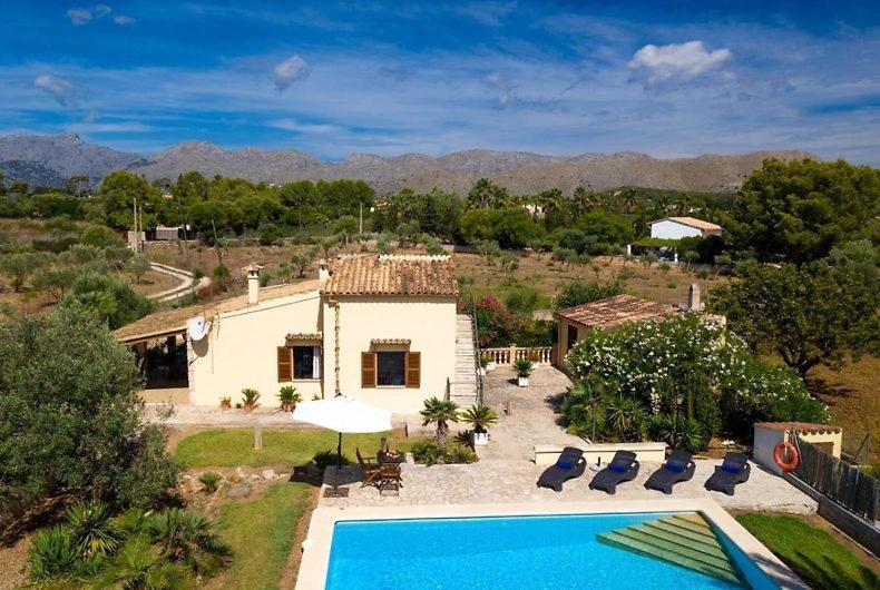 Villa Beautiful In Port By Renthousing