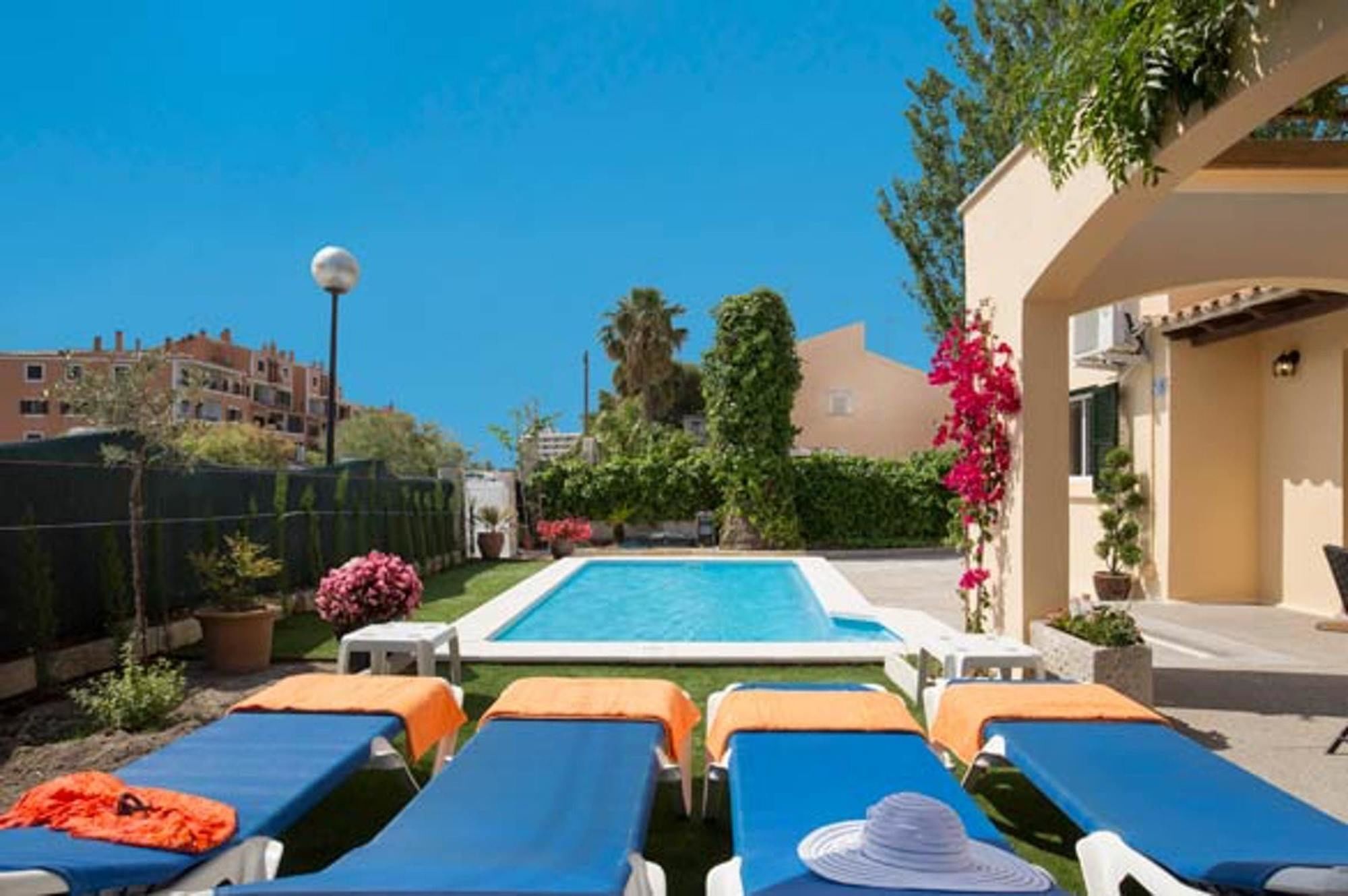 With 2 Bedrooms In Alcudia, With Wonderful View, Private P Шале Порто де Алькудиа